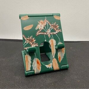 🍀 3/$15 Green Floral Phone Stand